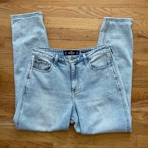 Hollister Ultra High Rise Mom Jean